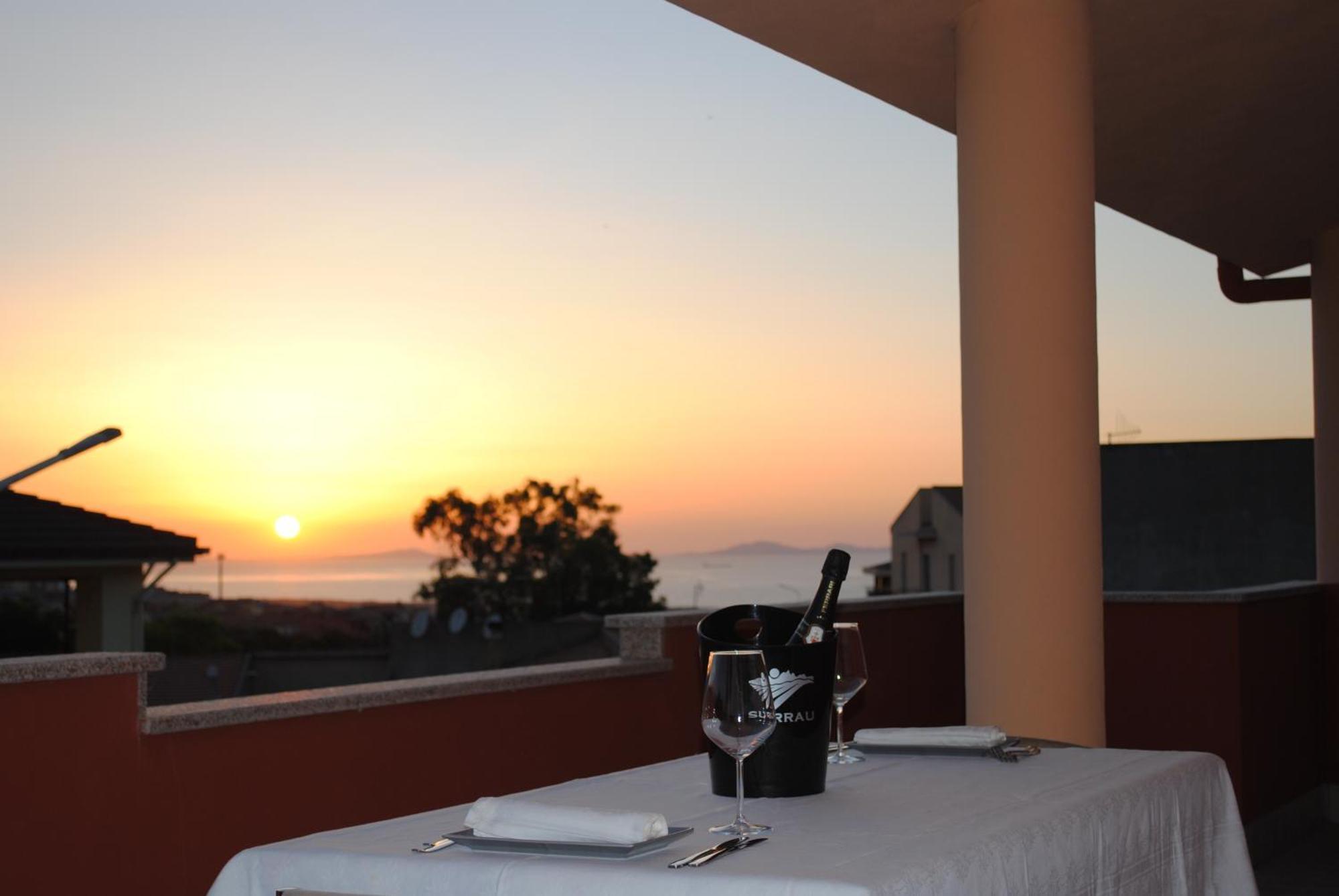 Готель La Terrazza Sul Golfo Sennori Екстер'єр фото
